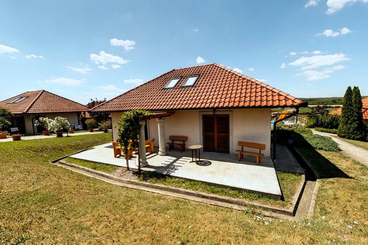 Egri Korona Borház és Wellness Hotel Demjén Esterno foto