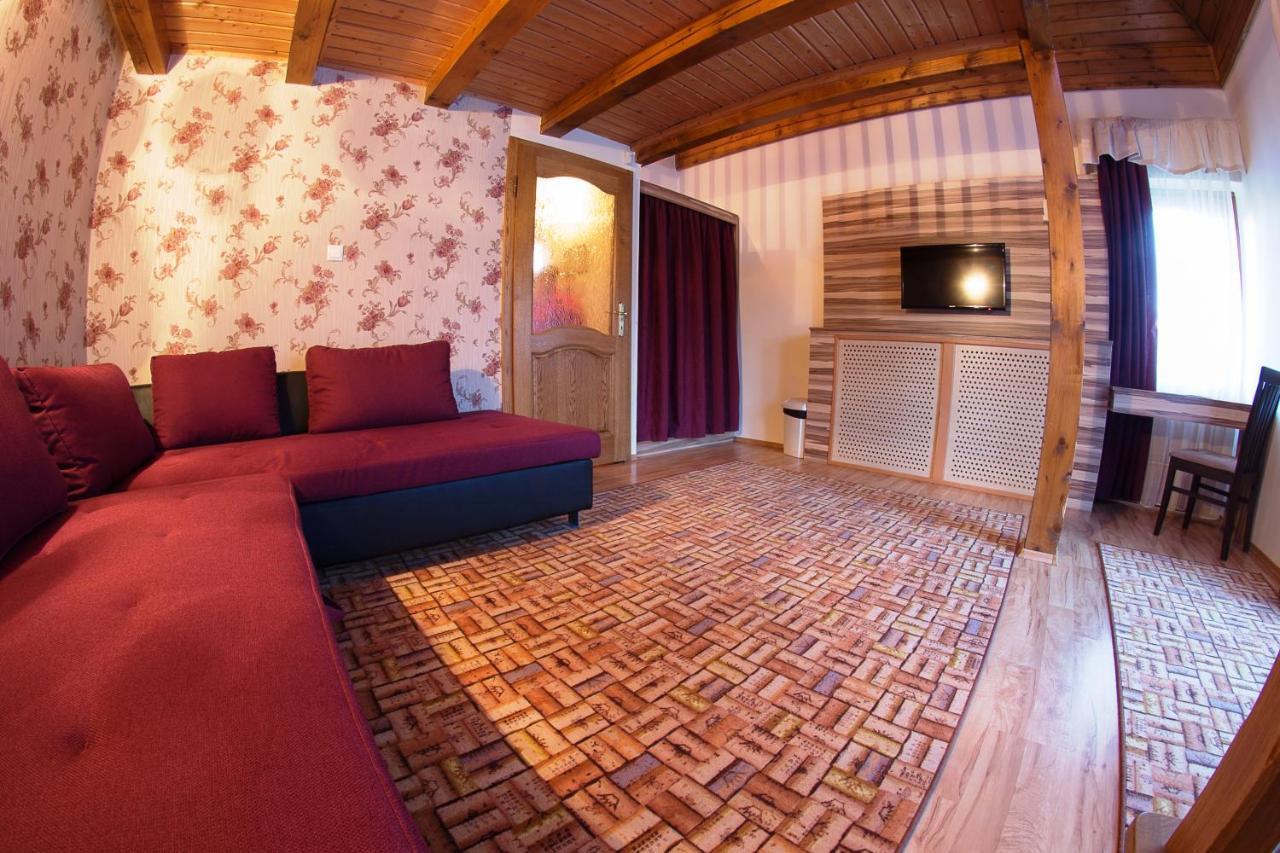 Egri Korona Borház és Wellness Hotel Demjén Esterno foto