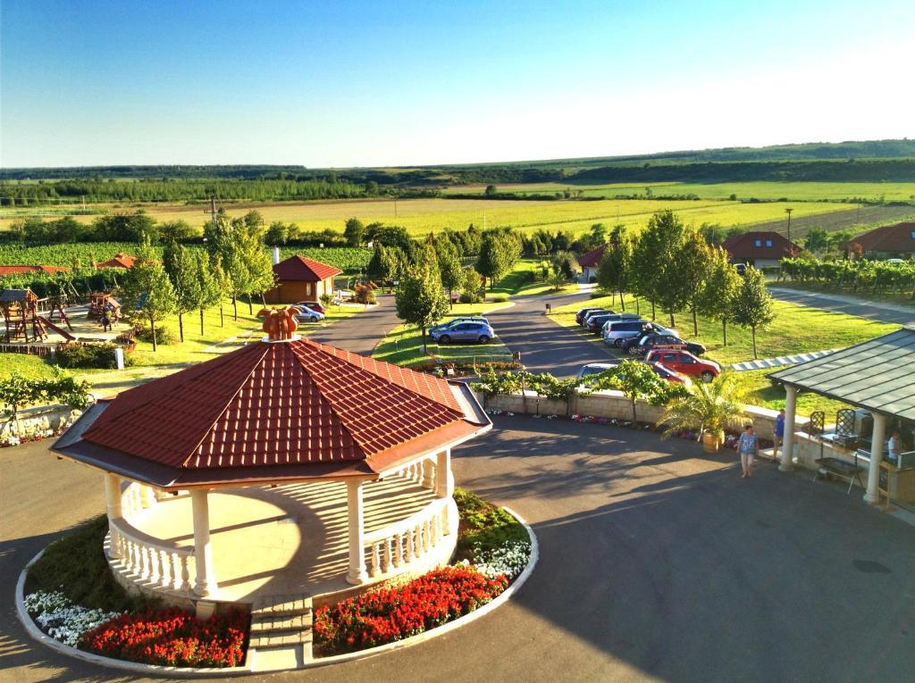 Egri Korona Borház és Wellness Hotel Demjén Esterno foto