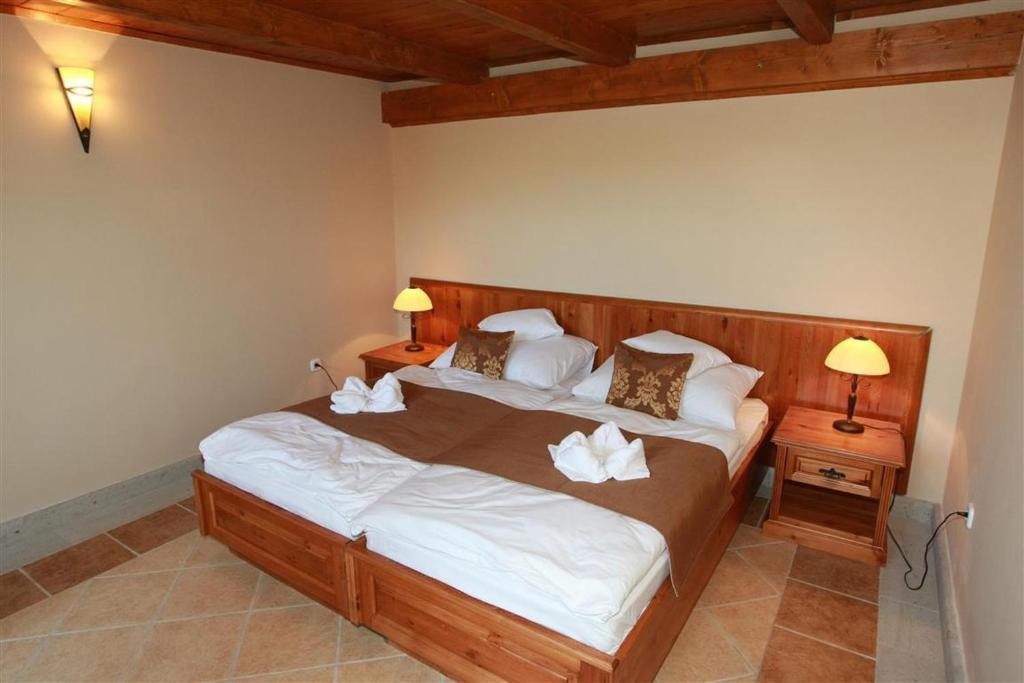 Egri Korona Borház és Wellness Hotel Demjén Esterno foto