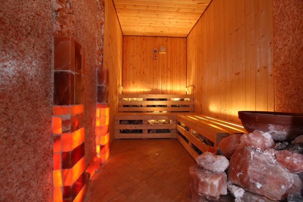 Egri Korona Borház és Wellness Hotel Demjén Esterno foto