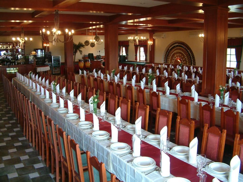 Egri Korona Borház és Wellness Hotel Demjén Esterno foto